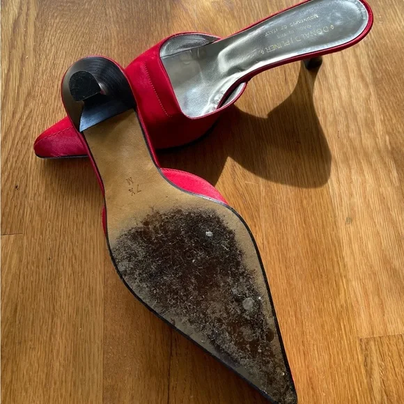 Donald J Pliner Red Satin Mule - Picture 3 of 3